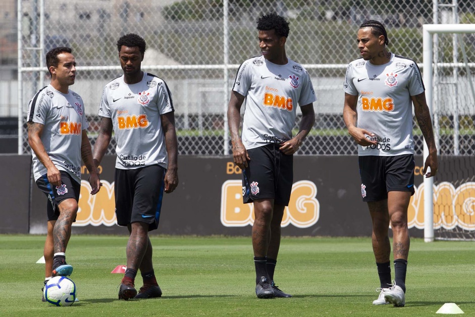 Jadson, Ren, Gil e Gustavo no ltimo treino antes do jogo contra o Botafogo, pelo Brasileiro