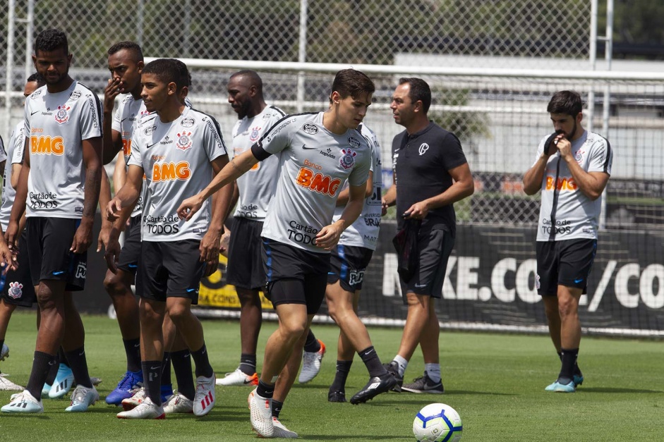 Jogadores do Timo no ltimo treino antes do jogo contra o Botafogo, pelo Brasileiro