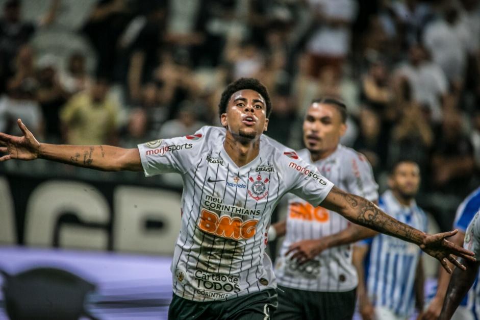 Atacante Gustavo marcou um dos gols do Corinthians contra o Avaí