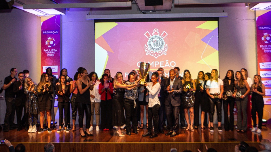Jogadoras do Feminino durante cerimnia de Premiao do Campeonato Paulista Feminino