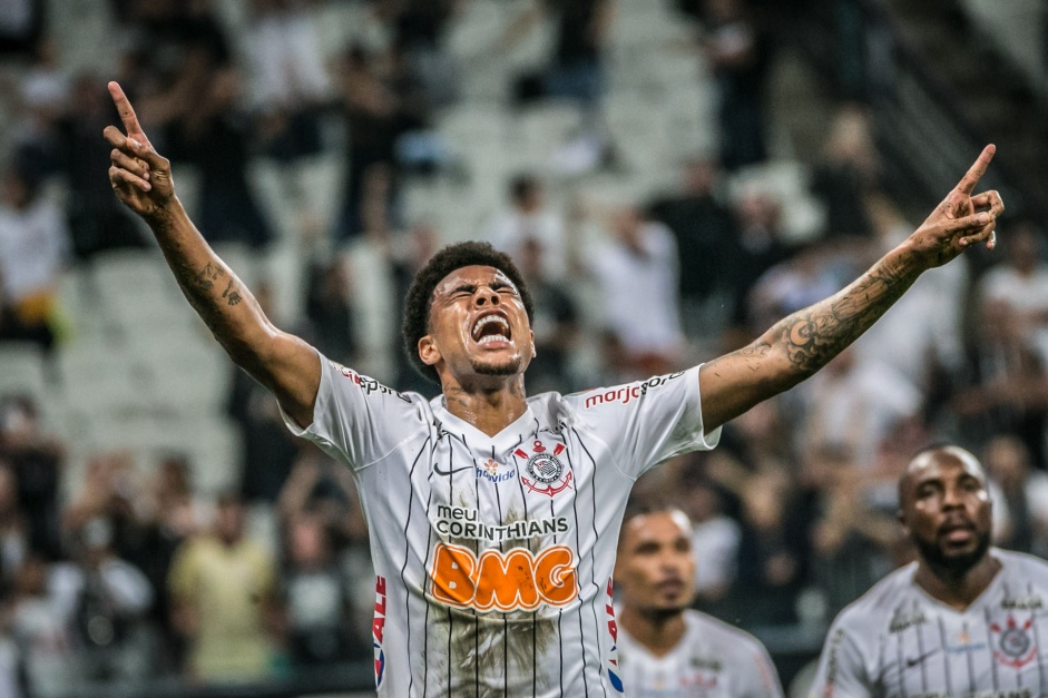 Gustavo durante jogo contra o Avaí, pelo Campeonato Brasileiro