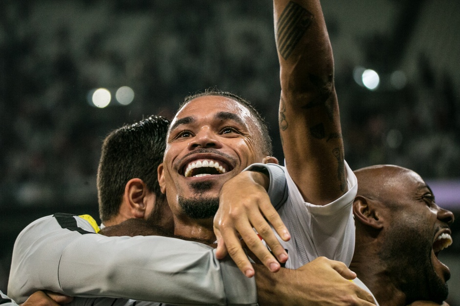 Urso marcou o segundo gol do Corinthians, pelo Campeonato Brasileiro