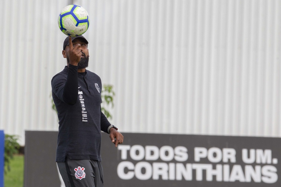 Coelho no treinamento do Corinthians desta sexta-feira, no CT Joaquim Grava