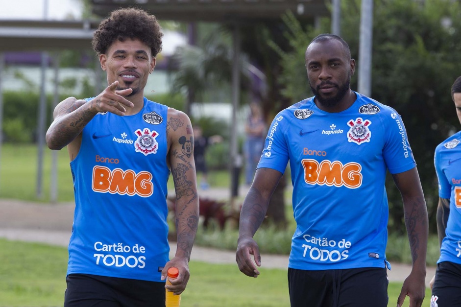 Urso e Manoel no treinamento do Corinthians desta sexta-feira, no CT Joaquim Grava