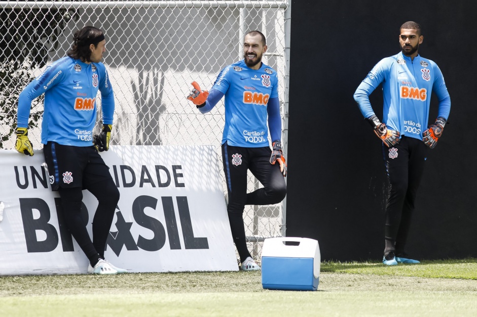 Cássio, Walter e Filipe no último treinamento do Corinthians antes do jogo contra o Atlético Mineiro