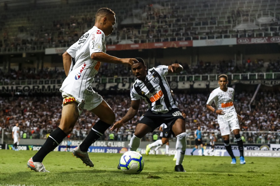 Garoto Janderson Durante Jogo Com O Atletico Mg Pelo Campeonato Brasileiro