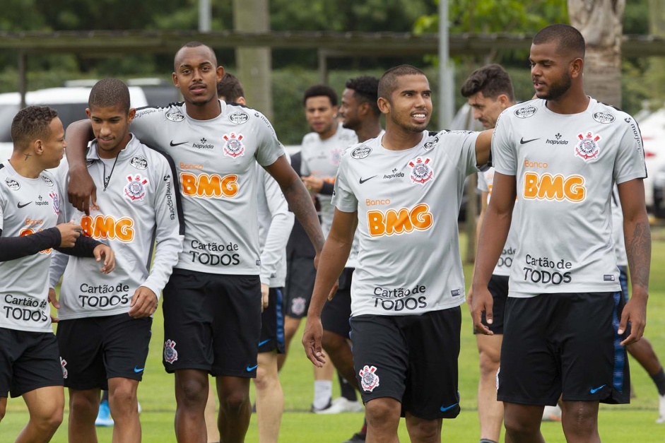 Presidente do Corinthians, Andrs Sanchez diz que presso prejudica desenvolvimento de garotos no clube