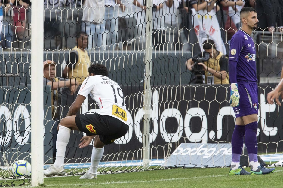 Corinthians perde para o Fluminense na última rodada do Campeonato Brasileiro