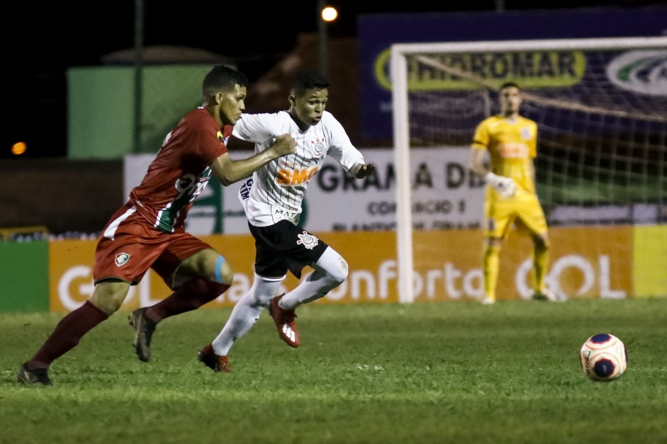 Adson durante jogo contra o Fluminense-PI, pela Copinha São Paulo 2020