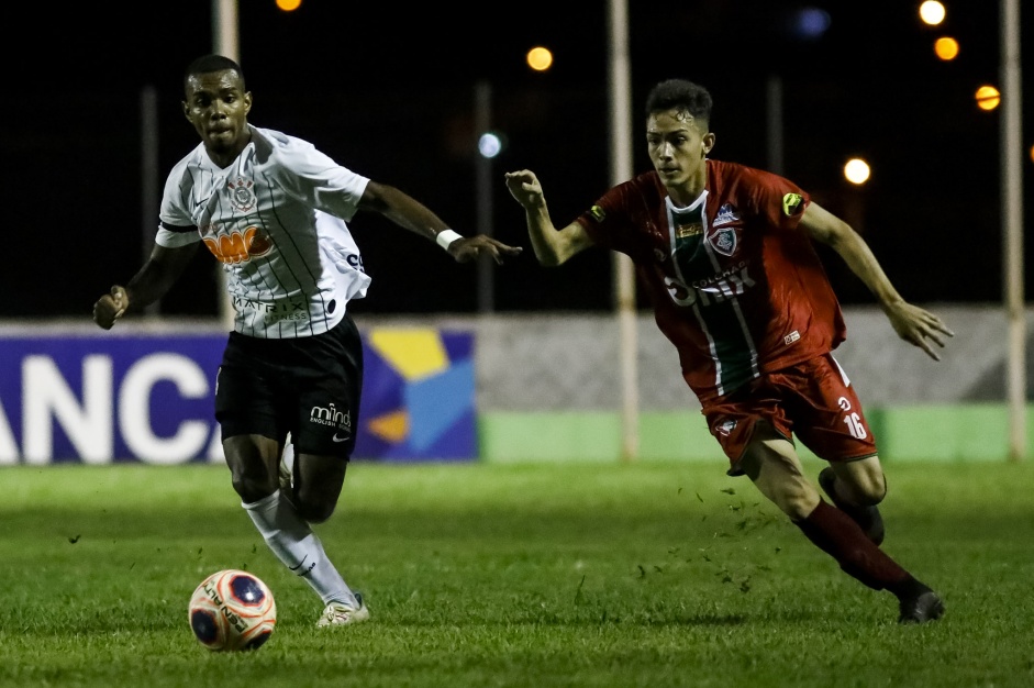 Felipe durante jogo contra o Fluminense-PI, pela Copinha São Paulo 2020
