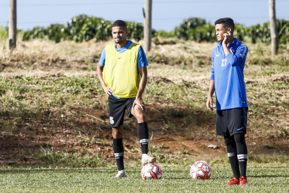 Vitinho e Adson no treino do Sub-20 em preparação para ...