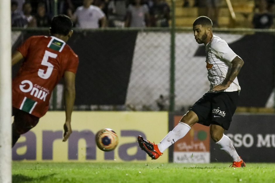 Walisson comemorando seu gol contra o Fluminense-PI, pela Copinha 2020