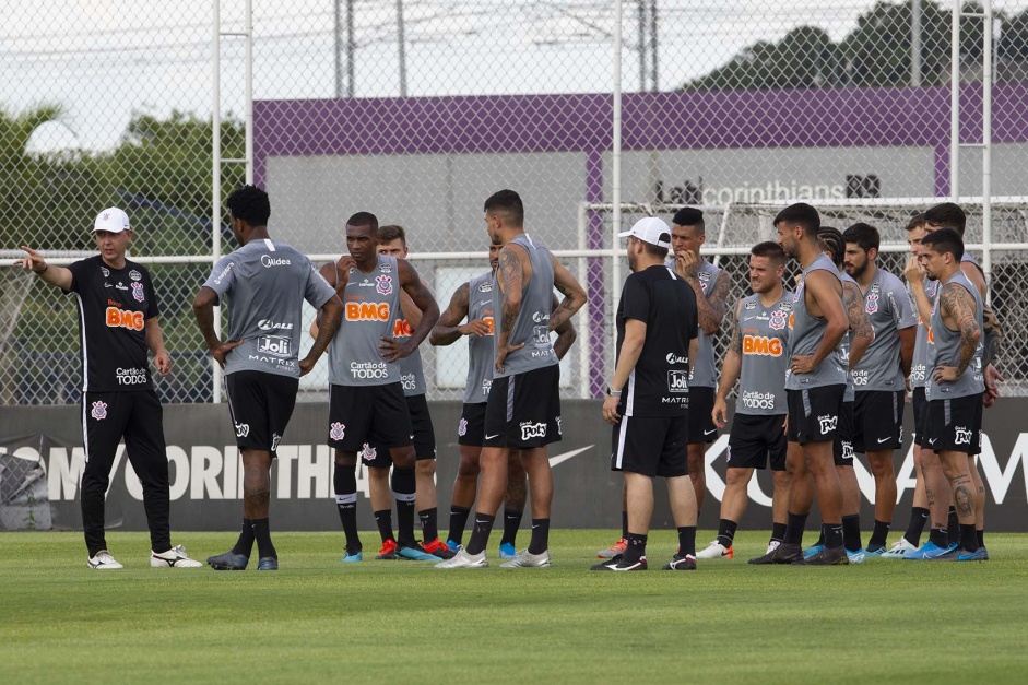 Jogadores do Corinthians no segundo treino desta pr-temporada no CT