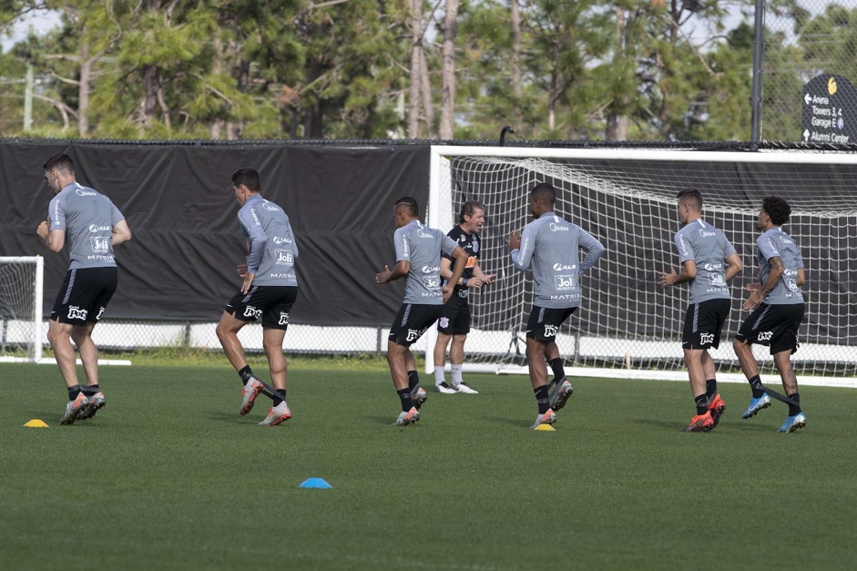 Jogadores do Corinthians no treino em solo americano para estreia no Torneio da Flórida