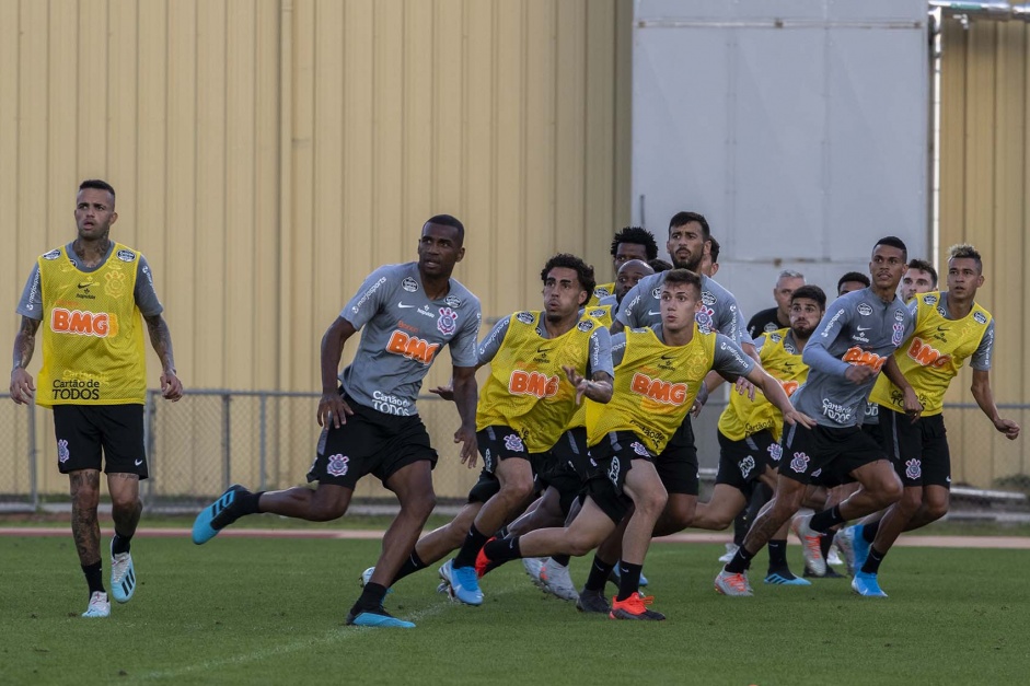 Jogadores do Corinthians treina na tarde desta tera-feira na Flrida