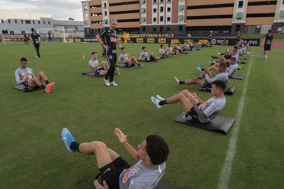Jogadores do Corinthians treinam na tarde desta tera-feira na Flrida