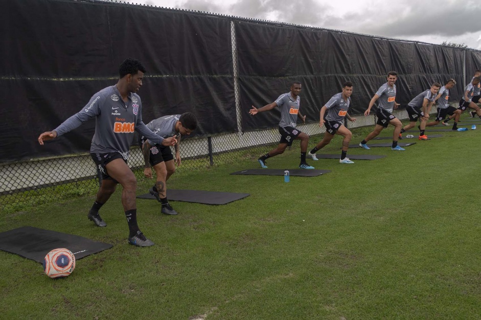 Jogadores no treino em solo americano para estreia no Torneio da Flórida