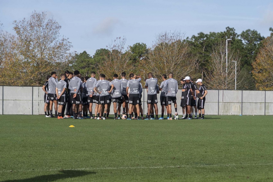 Jogadores reunidos no treino em solo americano para estreia no Torneio da Flrida