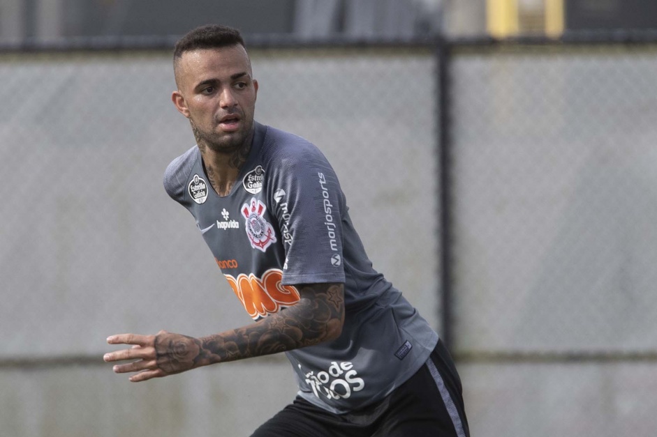 Meia-atacante Luan no treino em solo americano para estreia no Torneio da Flrida