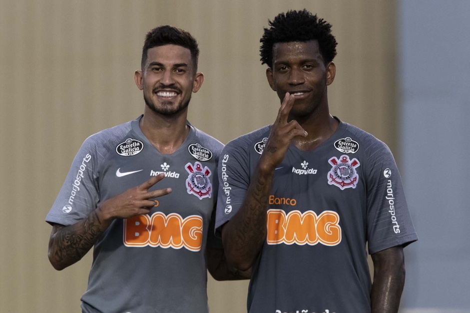 Gil destacou a nova mentalidade de Pedro Henrique, sua dupla de zaga em 2020