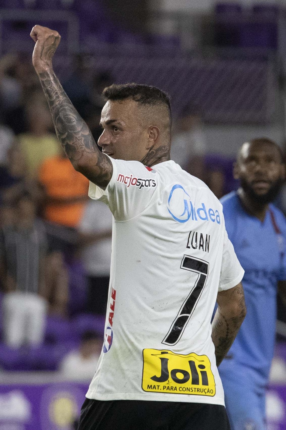 Luan marcou os dois gols do Corinthians pela estreia da Florida Cup
