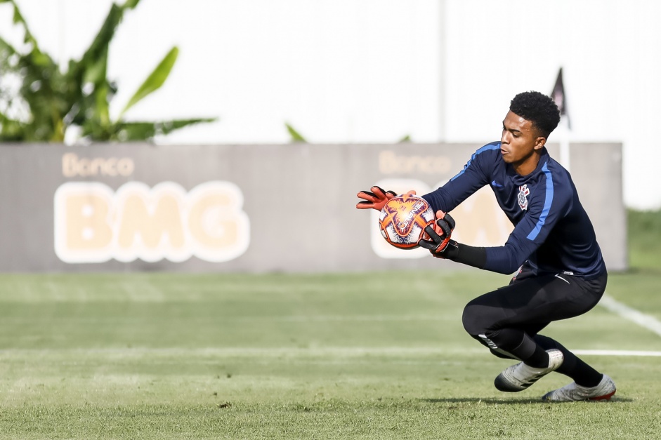 Goleiro Yago  uma das novidades da Lista B do Corinthians para o Paulisto