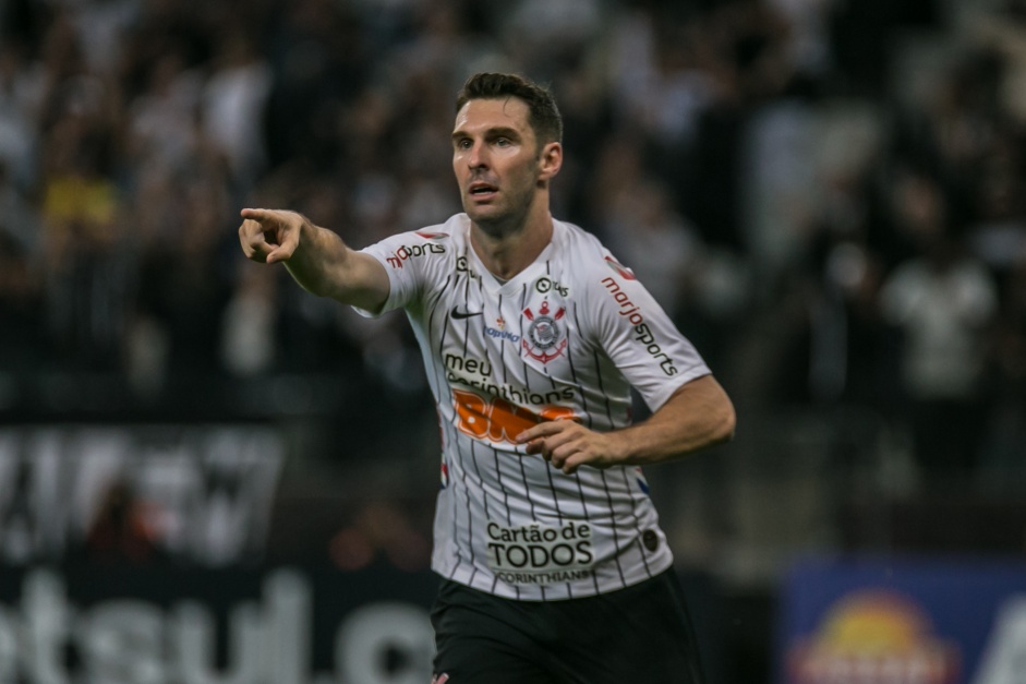 O argentino marcou três gols na estreia do Campeonato Paulista