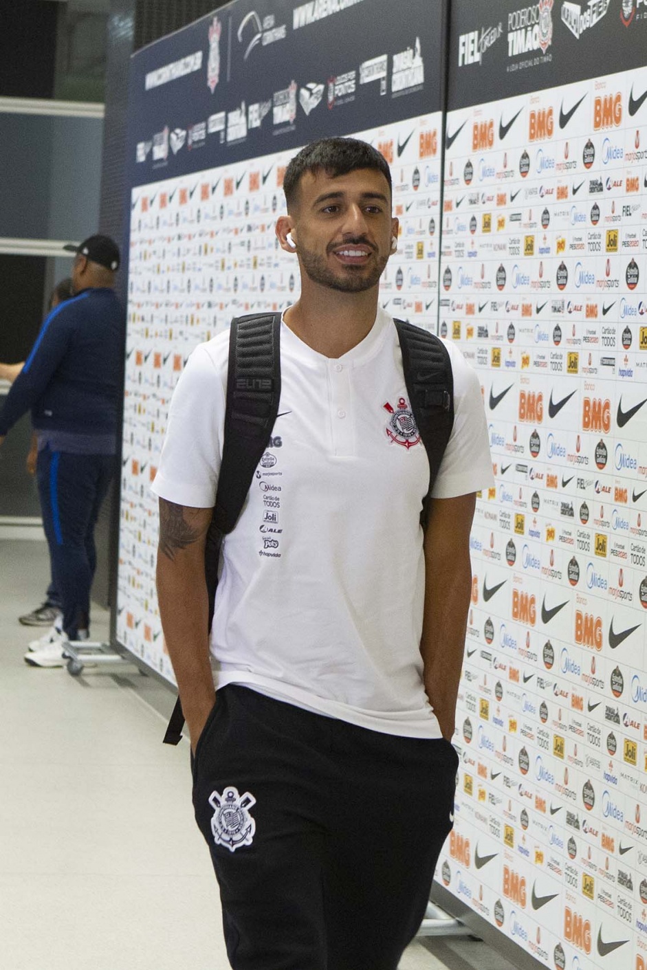 Camacho chega a Arena Corinthians para duelo contra o Botafogo-SP, pelo Paulista