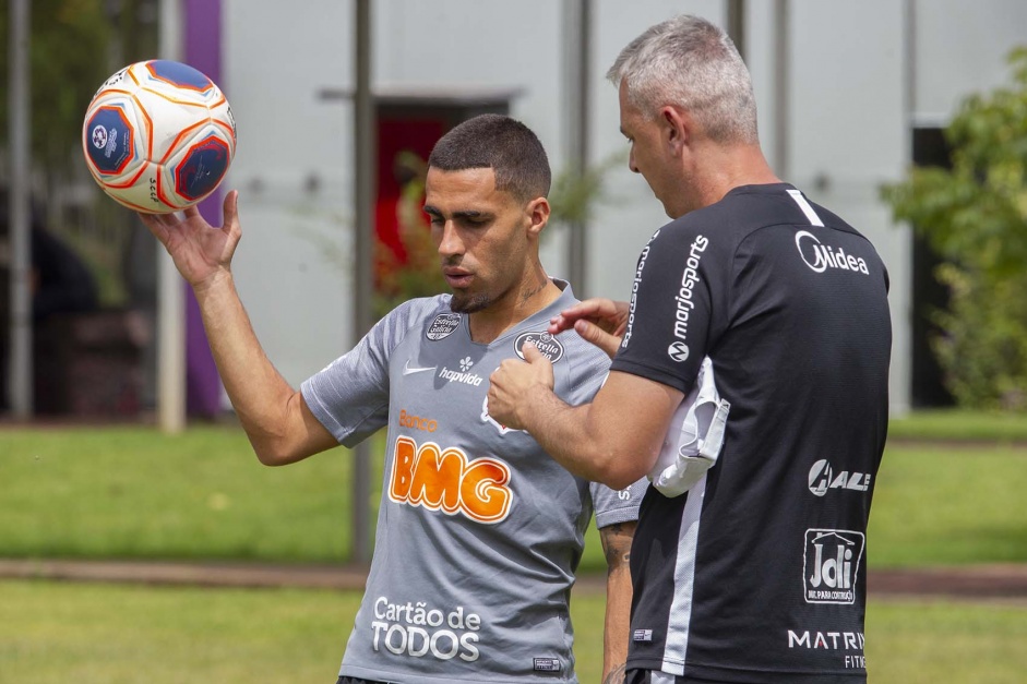 Gabriel foi titular do Corinthians na derrota para a Internacional de Limeira neste domingo