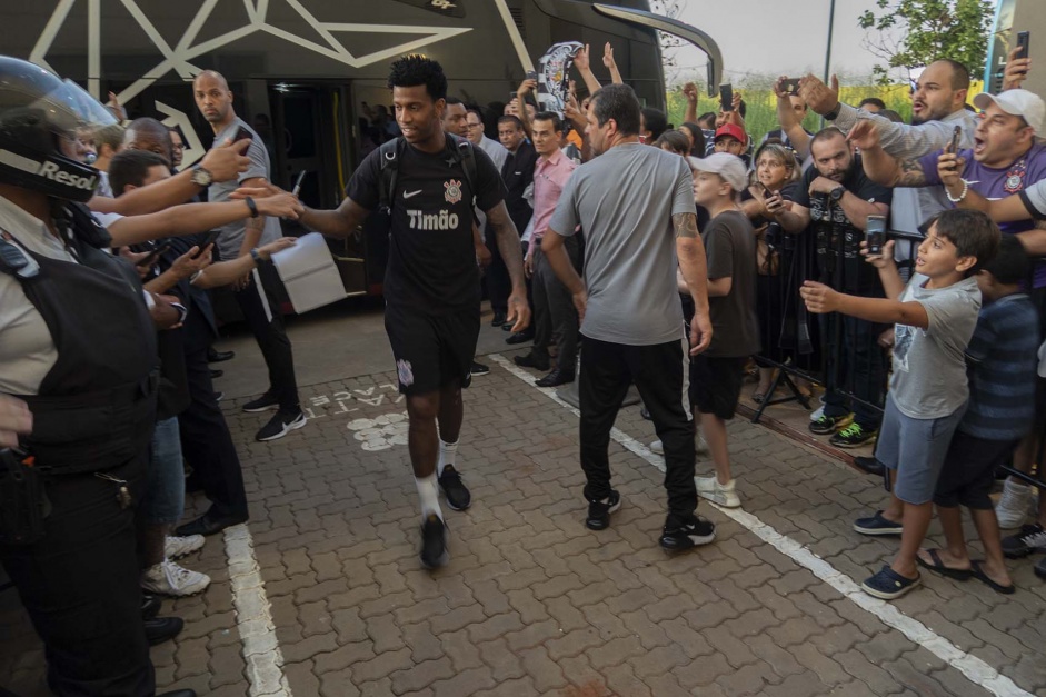 Gil na chegada do time em São José do Rio Preto