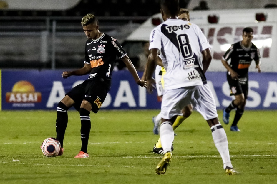 Victor Cantillo em ao pelo Corinthians no segundo tempo da partida contra a Ponte Preta