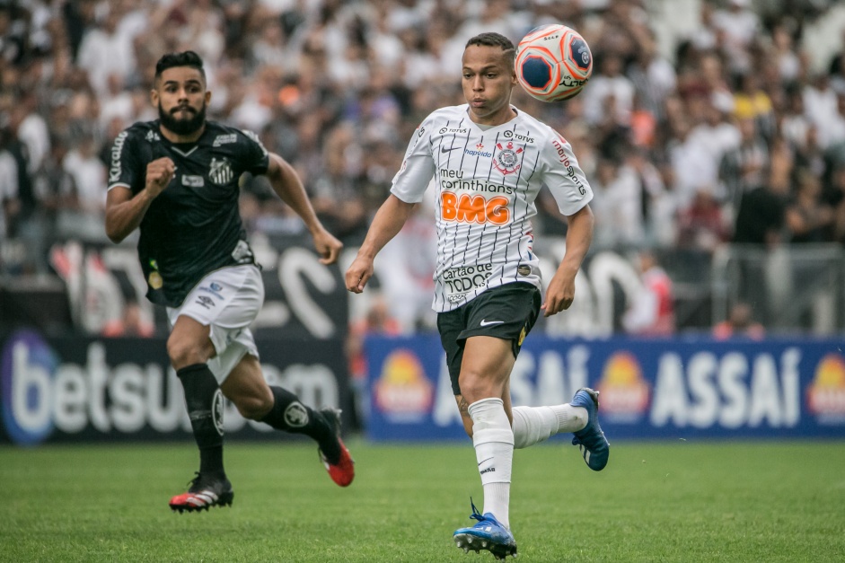 Janderson foi expulso aps marcar o segundo gol do Corinthians no clssico