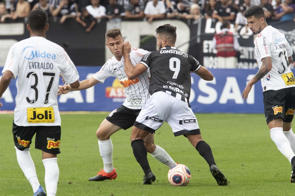 Lucas Piton, Everaldo e Pedro Henrique contra a Inter de Limeira, em 2020