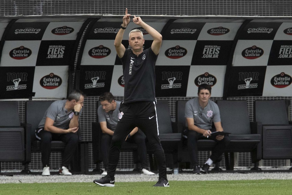 Tiago Nunes dá indicações à equipe do Corinthians contra a Inter de Limeira