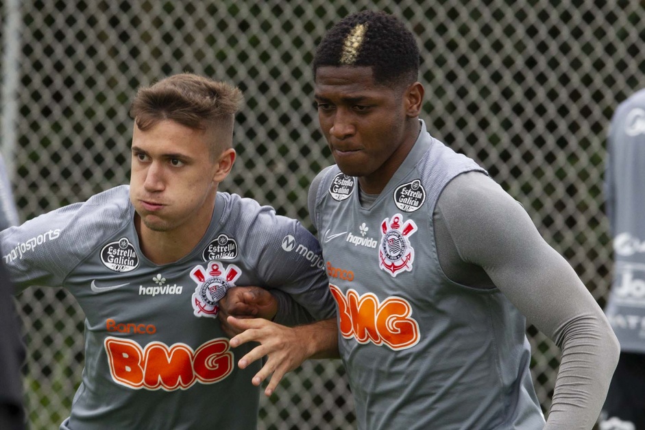 Piton e Yony González durante o treino desta terça-feira