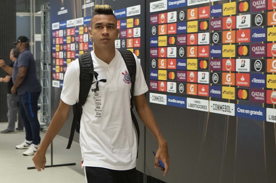 Cantillo na chegada do Corinthians na Arena para o duelo contra o Guaraní
