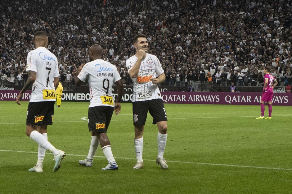 Luan, Love e Boselli durante jogo contra o Guaran