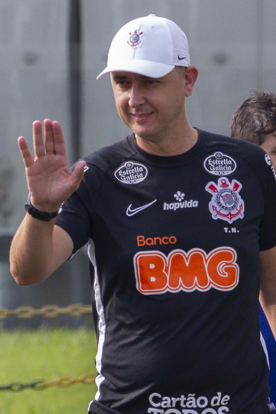 Treinador Tiago Nunes durante treino do Corinthians na ...