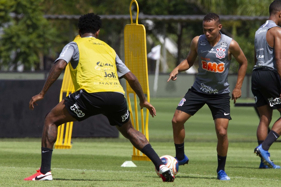 Madson e Gil treinam nesta terça-feira no CT Joaquim Grava