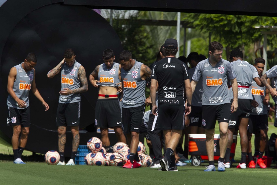 Madson, Luan, Camacho, Gabriel e Boselli em atividade desta terça