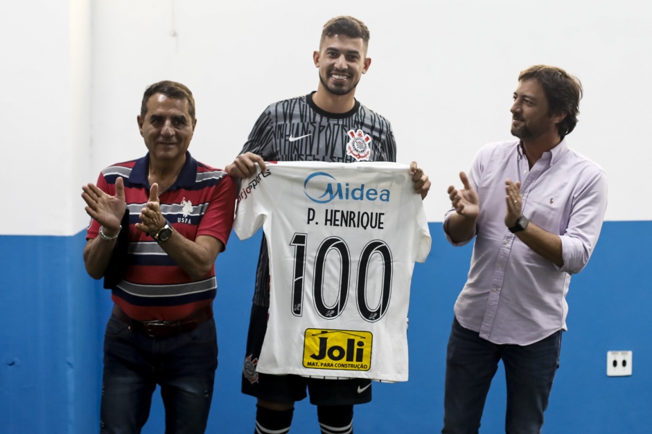 Pedro Henrique completou 100 jogos com a camisa do Corinthians