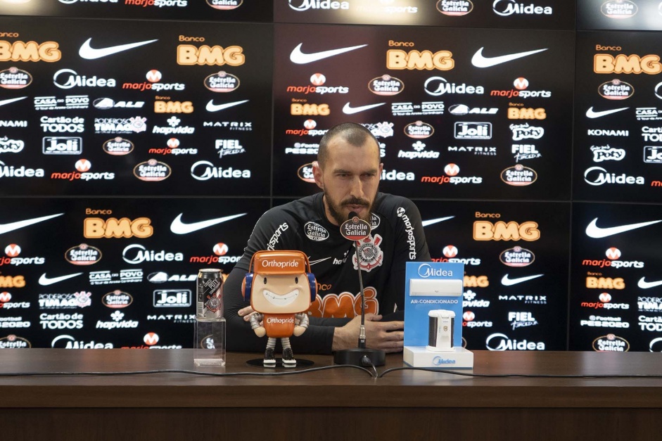 Walter, goleiro do Corinthians, durante entrevista coletiva nesta tera-feira