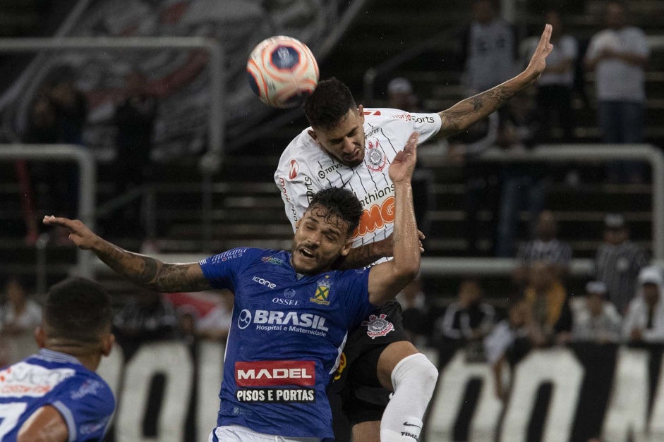Bola por cima tem sido problema para o Corinthians