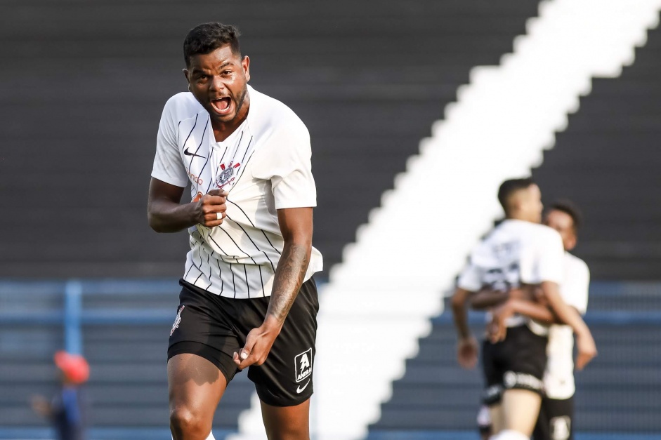 Nathan atuou pela equipe Sub-20 do Corinthians