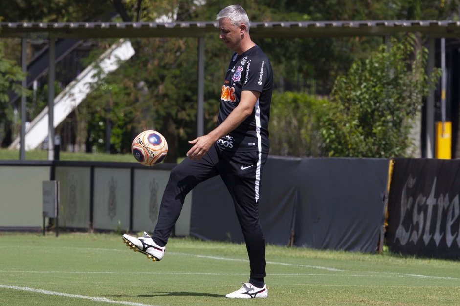 Técnico Tiago Nunes no CT Joaquim Grava nesta quinta-feira