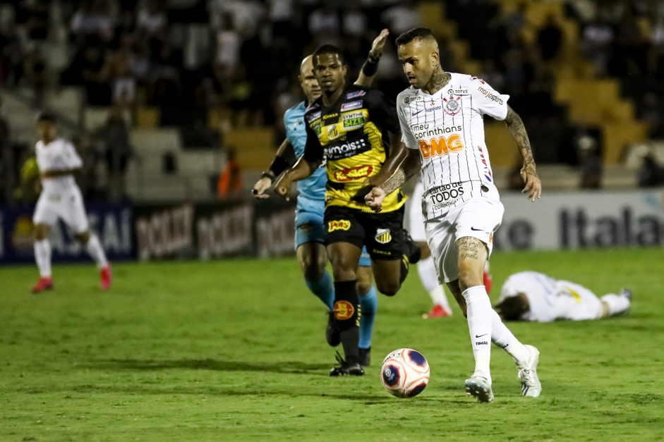 Luan foi contratado e anunciado pelo BMG, patrocinador mster do Corinthians