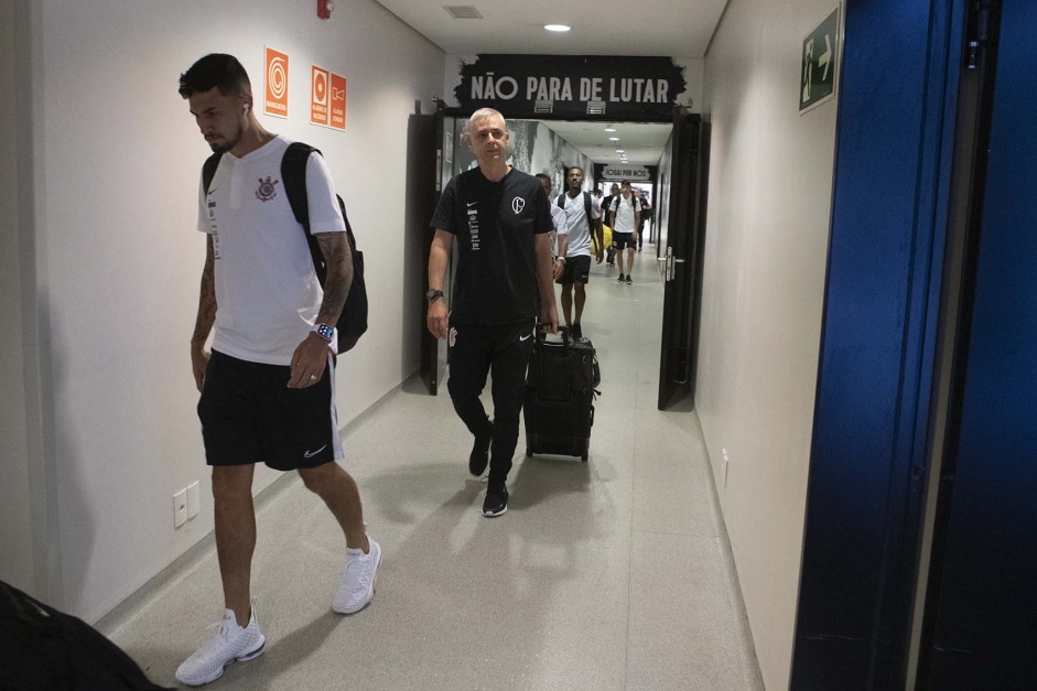 Pedro Henrique e Tiago Nunes chegando  Arena Corinthians neste domingo