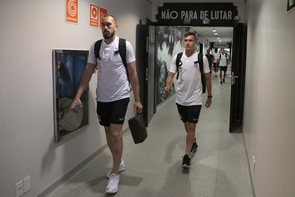 Walter e Lucas Piton chegam na Arena Corinthians neste domingo