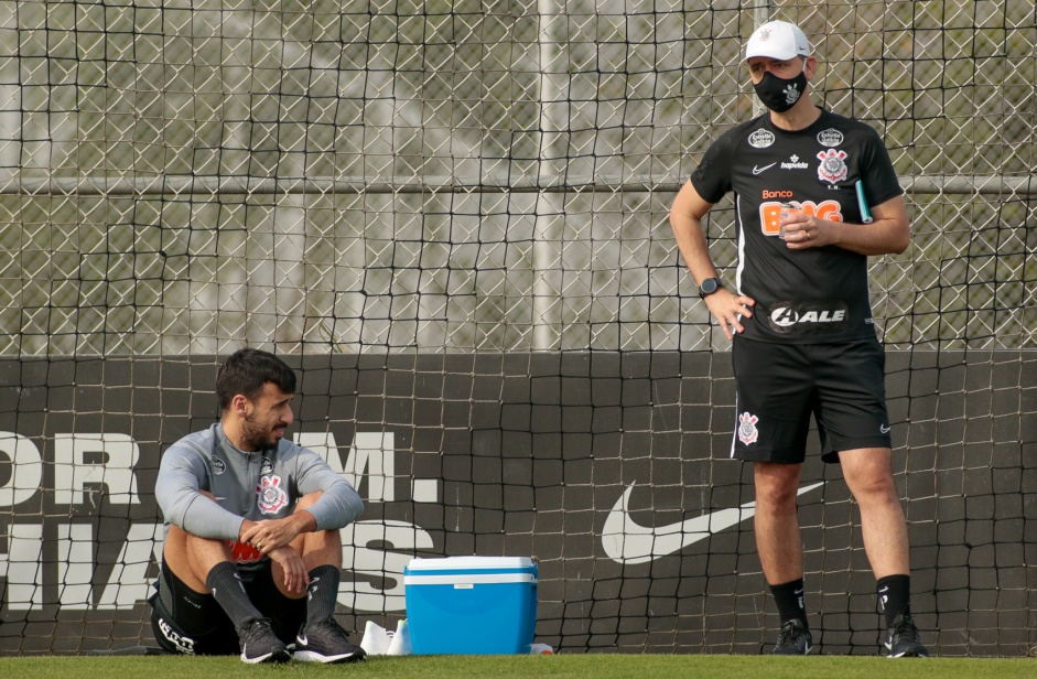 Tiago Nunes pode ter tempo importante de trabalho antes do Brasileiro