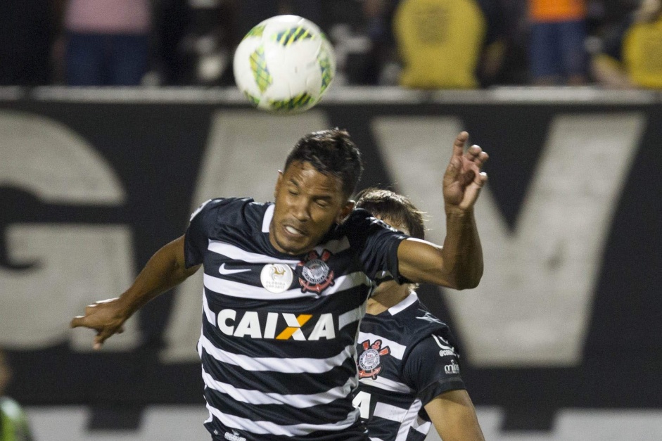 Yago chegou a ser titular do Corinthians em 2016, mas no conseguiu se firmar de vez no clube